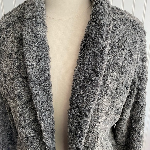 hinge grey faux fur coat SIZE SMALL - Picture 10 of 13